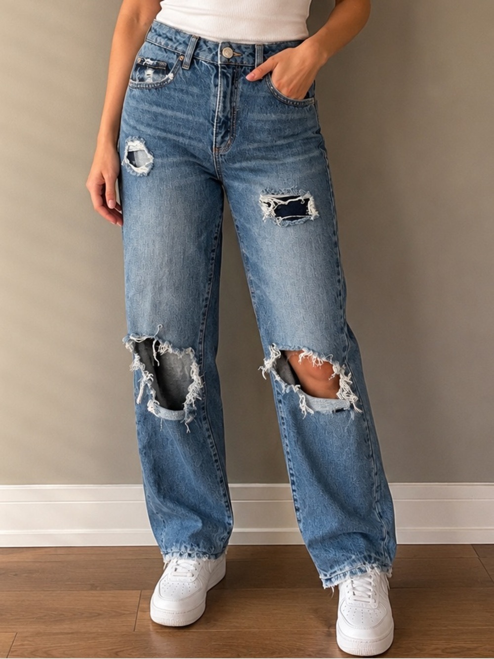 Garage Distressed Straight Leg Jeans Size 5 Light Wash Denim